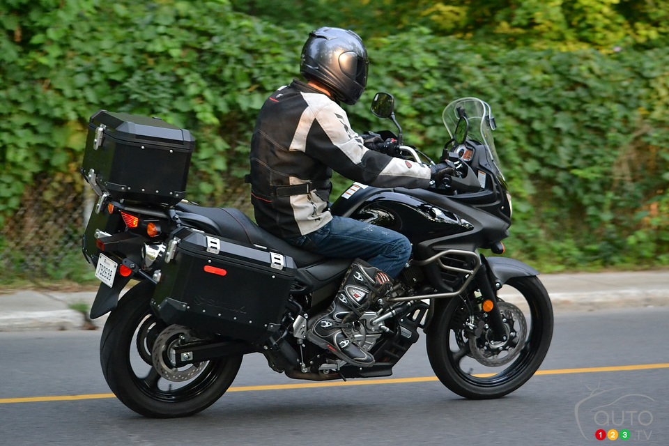 Suzuki v Storm 650 2012