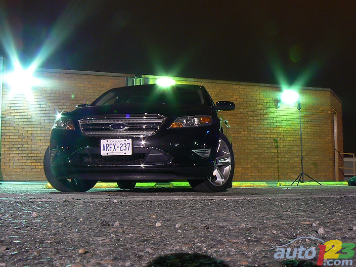 Photos - 2010 Ford Taurus SHO Review (video)