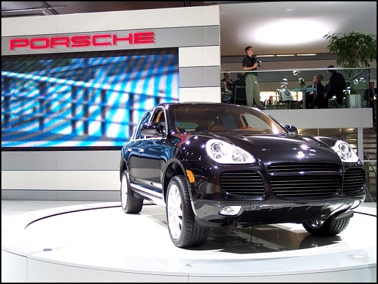 04 Porsche Cayenne Turbo at Detroit (Photo: Trevor Hofmann, Canadian Auto Press)