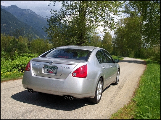 2004 Nissan Maxima SE 6-Speed (Photo: Trevor Hofmann, Canadian Auto Press)