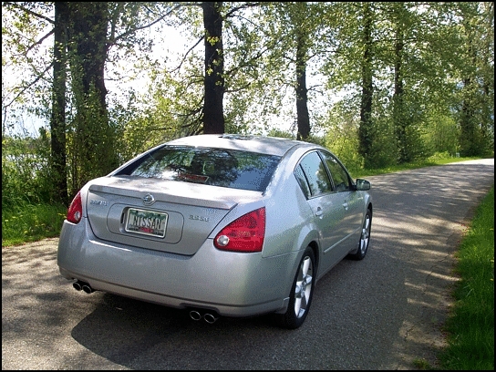 2004 Nissan Maxima SE 6-Speed (Photo: Trevor Hofmann, Canadian Auto Press)