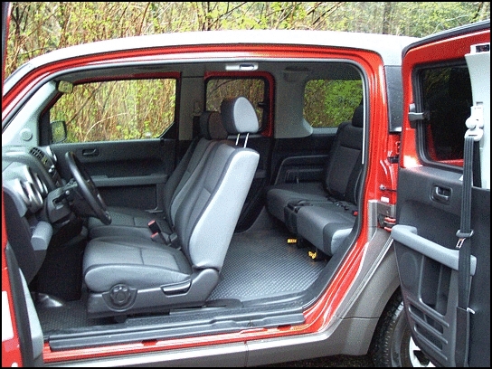 2003 Honda Element interior (Photo: Trevor Hofmann, Canadian Auto Press)