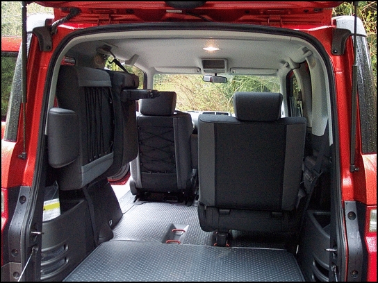 2003 Honda Element cargo area (Photo: Trevor Hofmann, Canadian Auto Press)