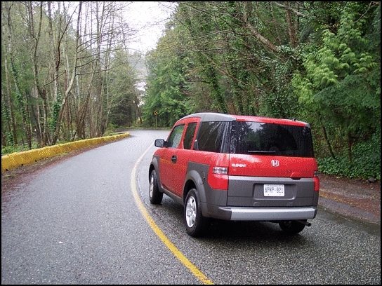 2003 Honda Element on the road (Photo: Trevor Hofmann, Canadian Auto Press)