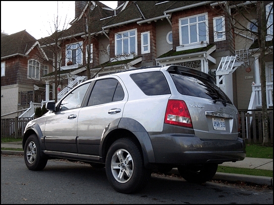 2003 Kia Sorento (Photo: Trevor Hofmann, Canadian Auto Press)