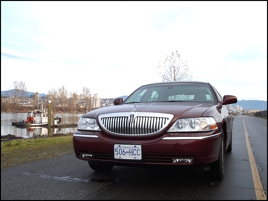 2003 Lincoln Town Car Cartier L (Photo: Trevor Hofmann, Canadian Auto Press)