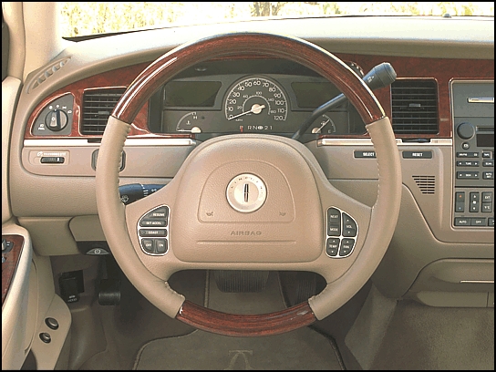 2003 Lincoln Town Car Cartier L (Photo: Ford)