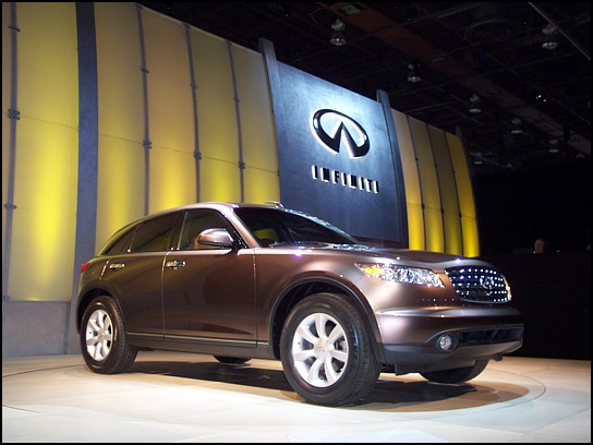 2004 Infiniti FX45 at NAIAS (Photo: Trevor Hofmann, Canadian Auto Press)