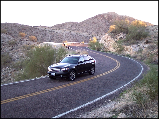 2004 Infiniti FX45 in Arizona (Photo: Trevor Hofmann, Canadian Auto Press)