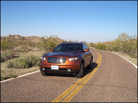 2004 Infiniti FX45 in Arizona (Photo: Trevor Hofmann, Canadian Auto Press)