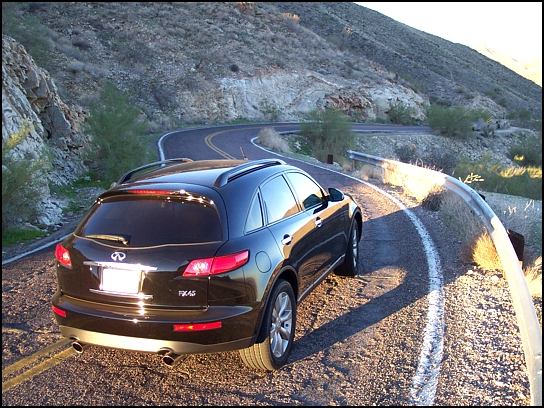 2004 Infiniti FX45 in Arizona (Photo: Trevor Hofmann, Canadian Auto Press)