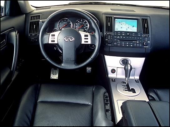 2004 Infiniti FX dash (Photo: Infiniti)