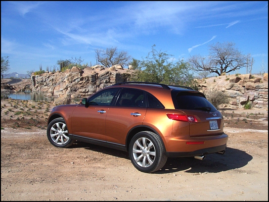 2004 Infiniti FX45 in Arizona (Photo: Trevor Hofmann, Canadian Auto Press)