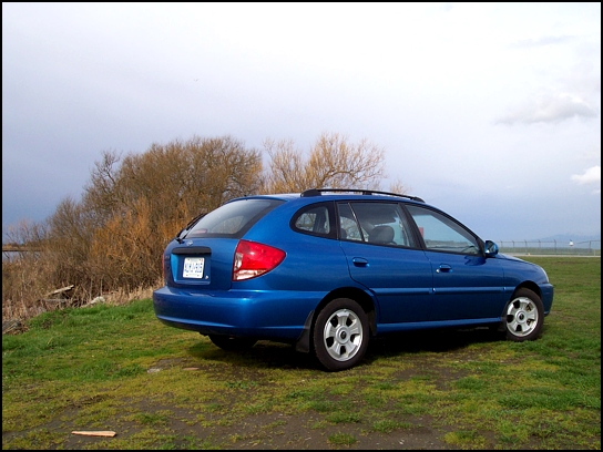 2003 Kia Rio RX-V (Photo: Trevor Hofmann, Canadian Auto Press)