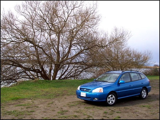 2003 Kia Rio RX-V (Photo: Trevor Hofmann, Canadian Auto Press)