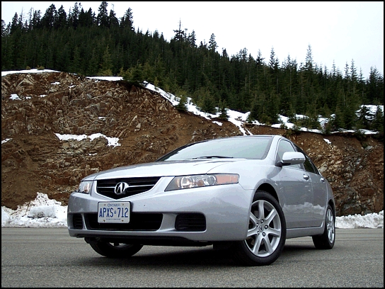 2004 Acura TSX (Photo: Trevor Hofmann, Canadian Auto Press)