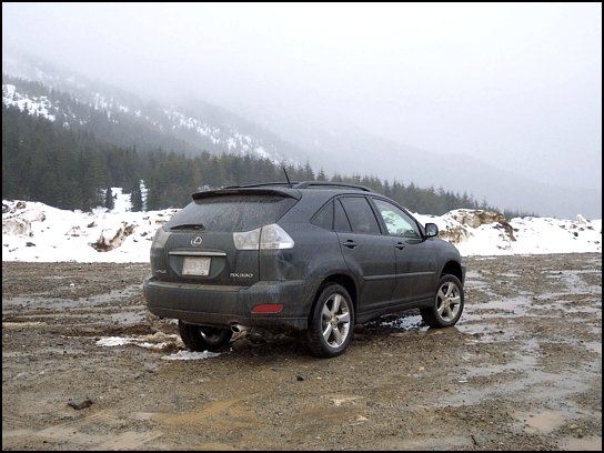 2004 Lexus RX 330 (Photo: Trevor Hofmann, Canadian Auto Press)