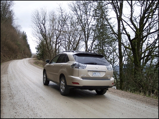 2004 Lexus RX 330 (Photo: Trevor Hofmann, Canadian Auto Press)