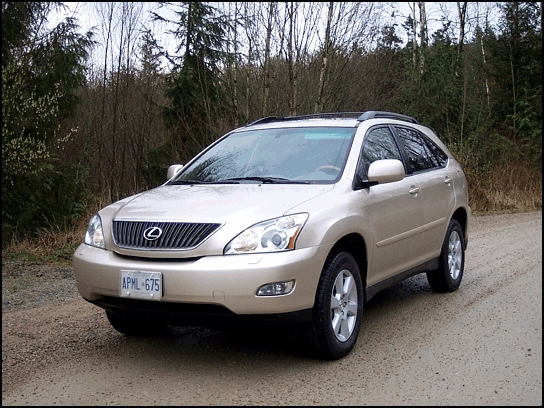 2004 Lexus RX 330 (Photo: Trevor Hofmann, Canadian Auto Press)